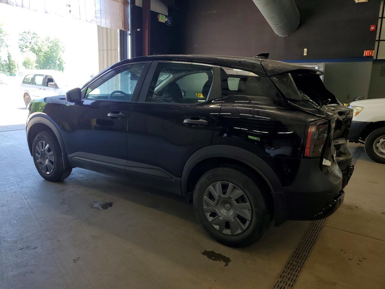 2025 NISSAN KICKS