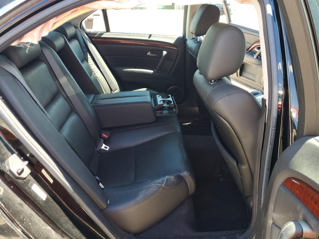 2010 ACURA RL