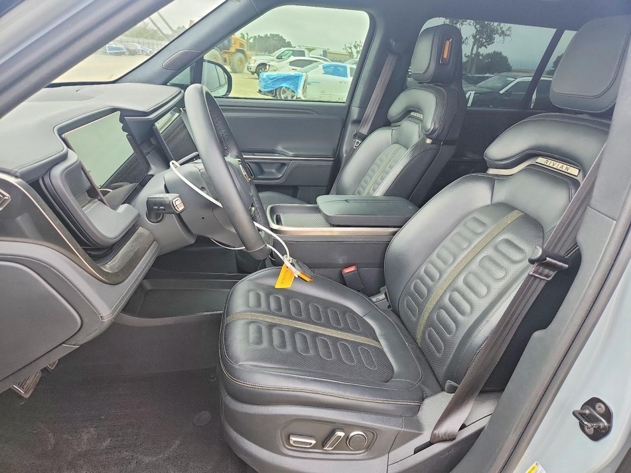 2024 RIVIAN RIS