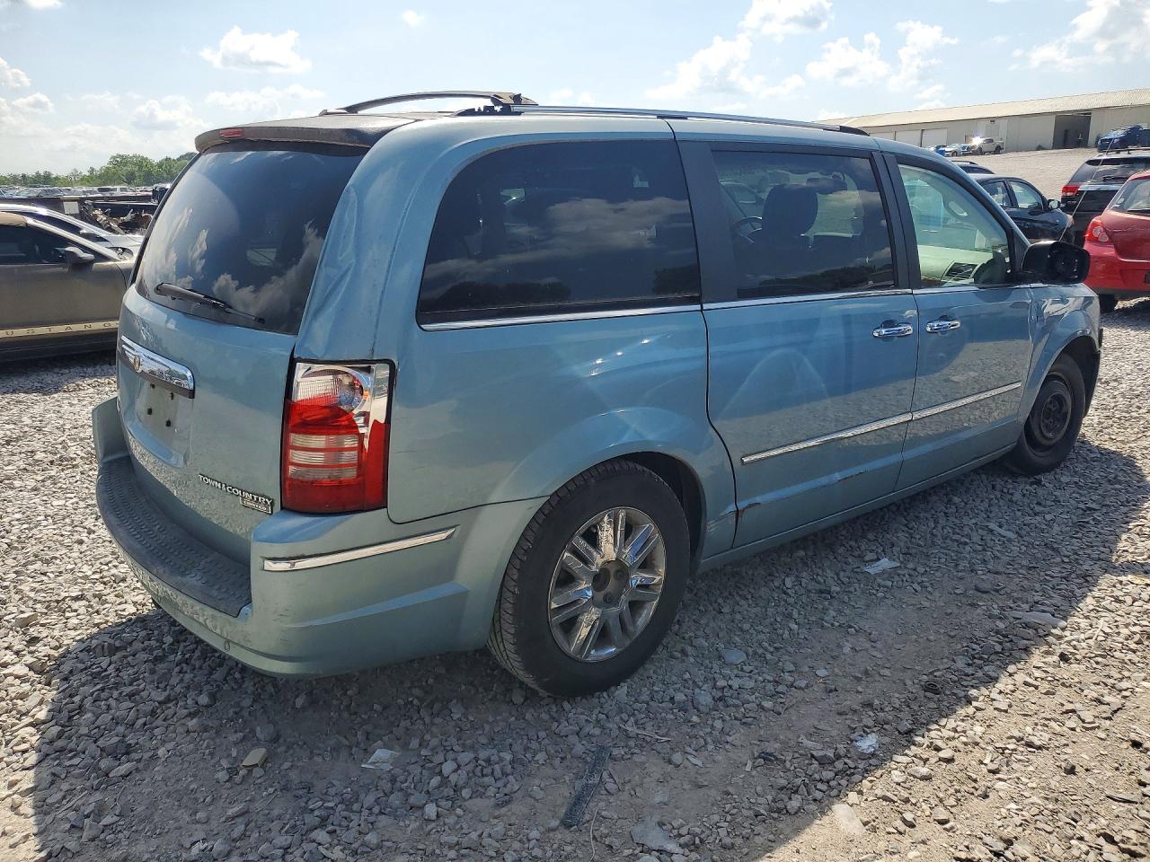 2010 CHRYSLER MINIVAN