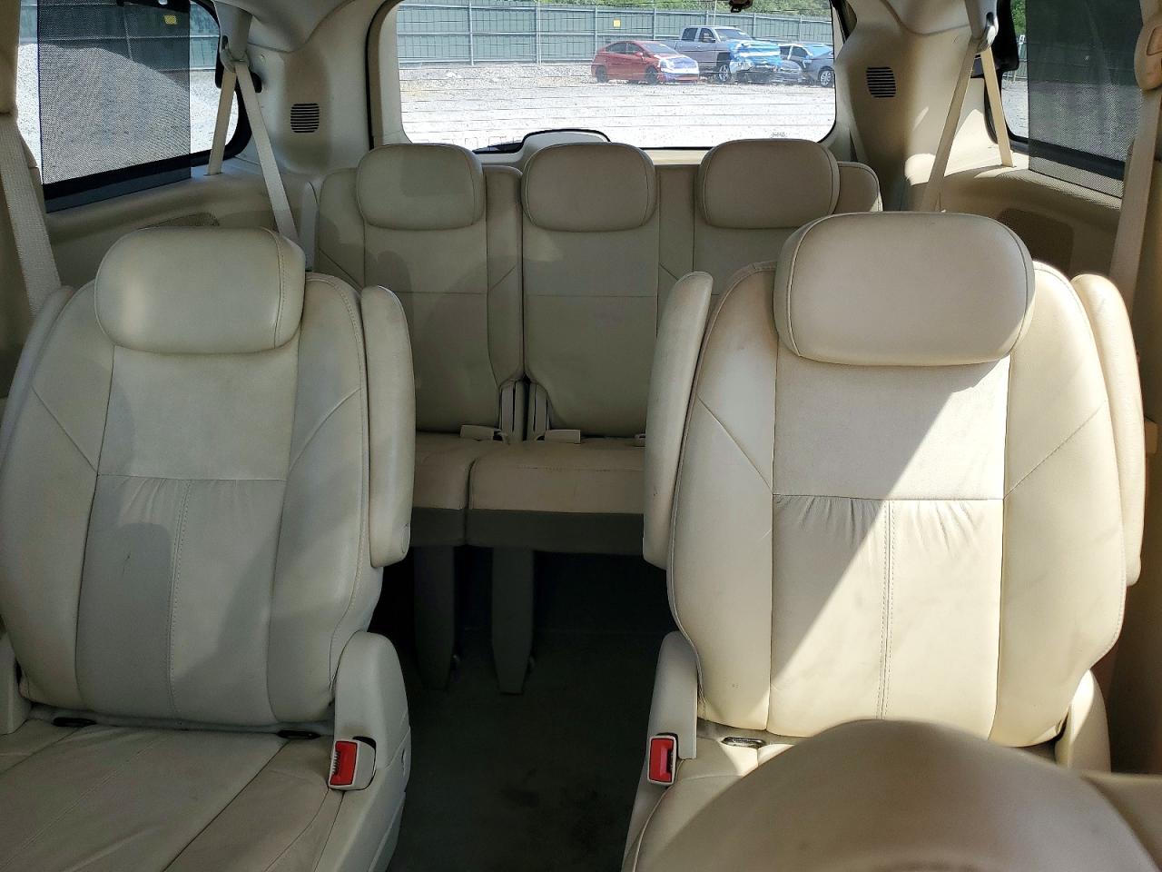 2010 CHRYSLER MINIVAN
