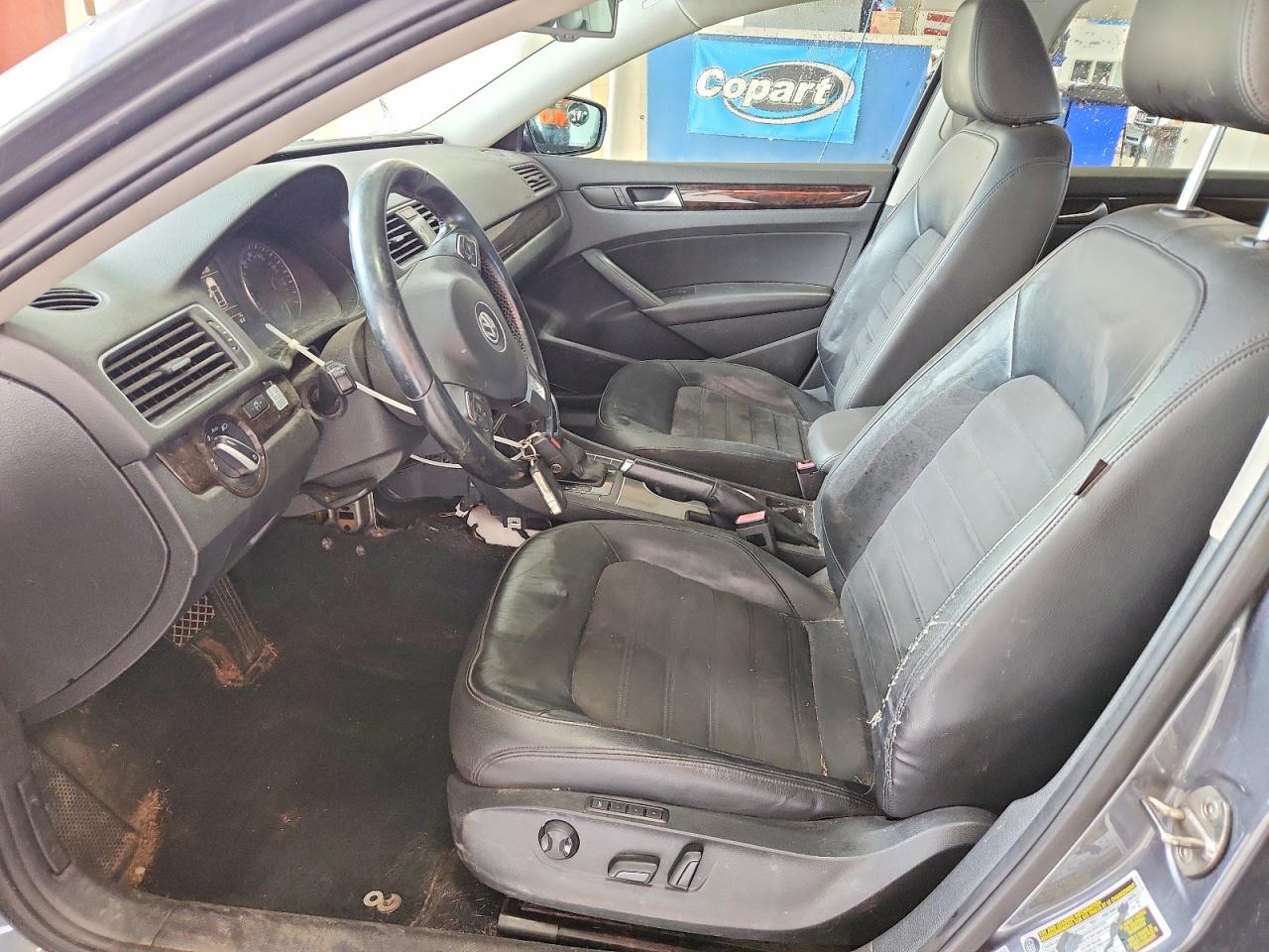 2015 VOLKSWAGEN PASSAT