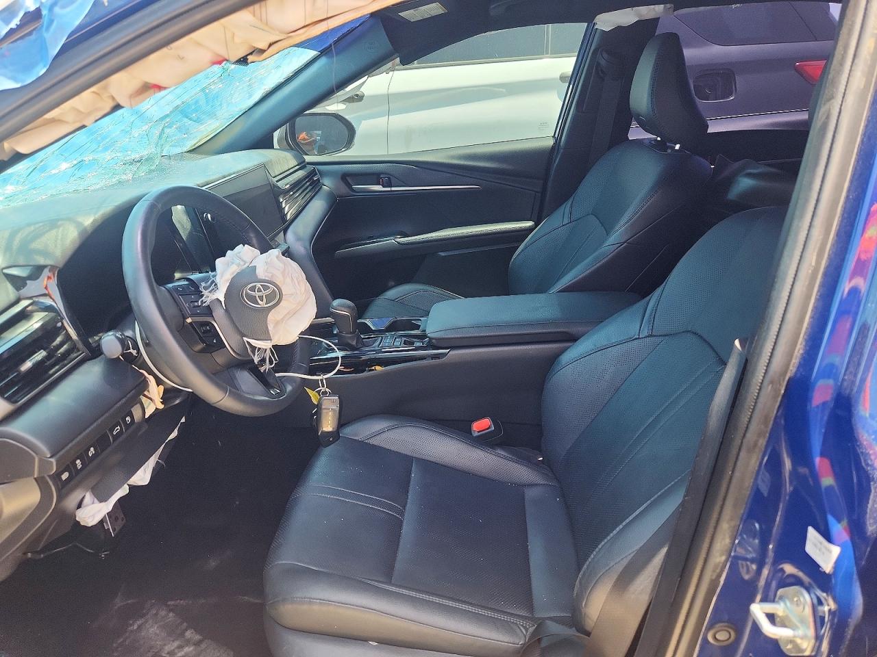 2025 TOYOTA CAMRY