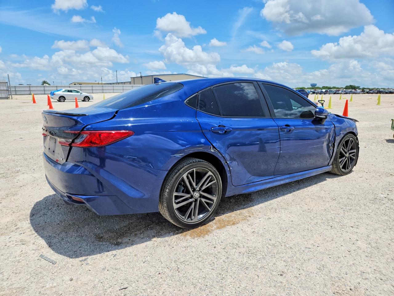 2025 TOYOTA CAMRY