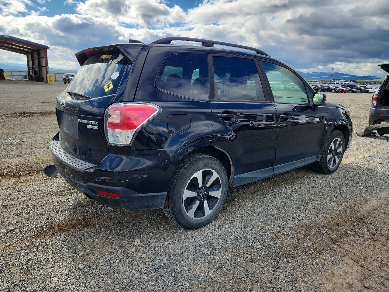 2017 SUBARU FORESTER