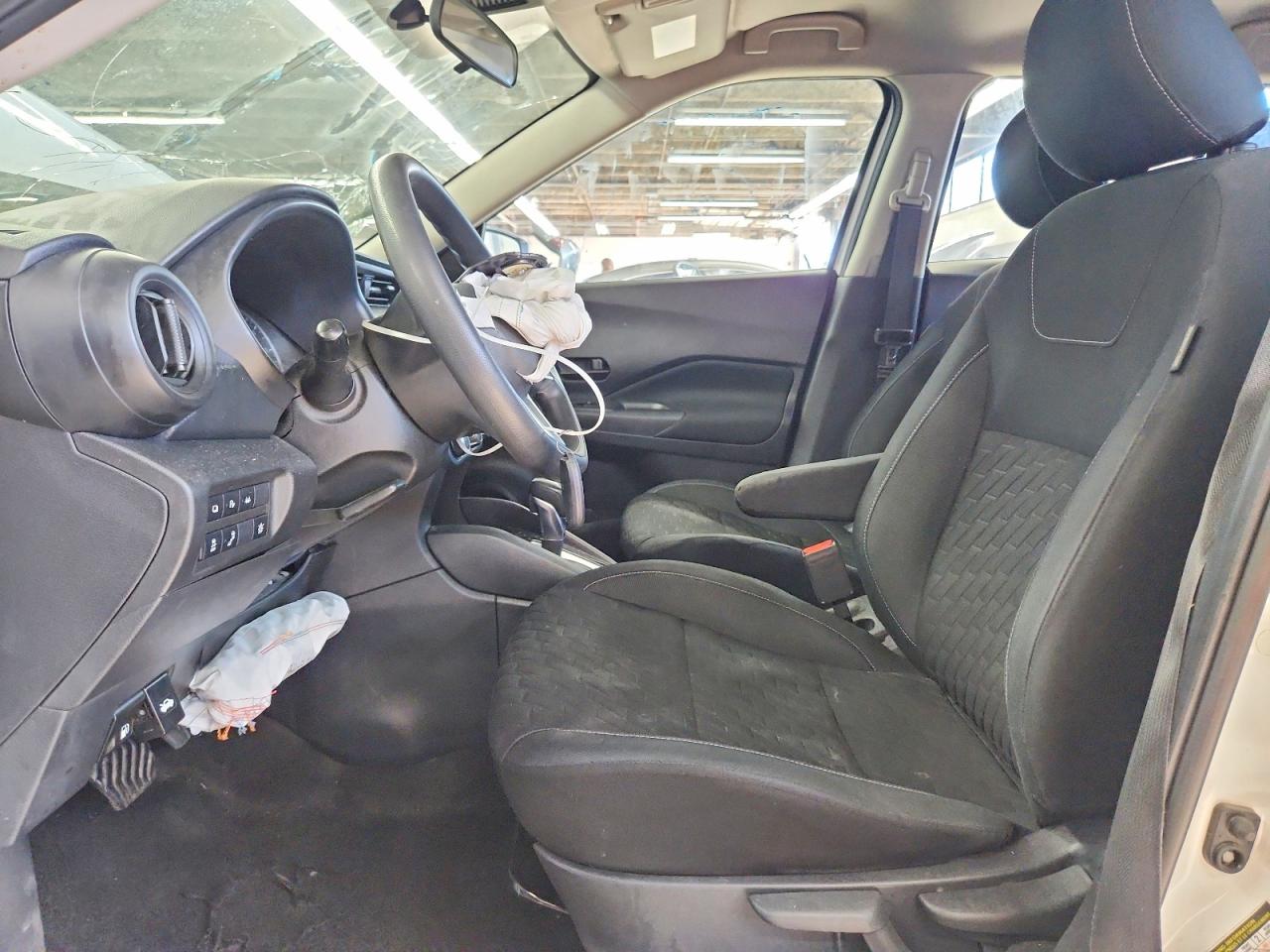 2021 NISSAN KICKS