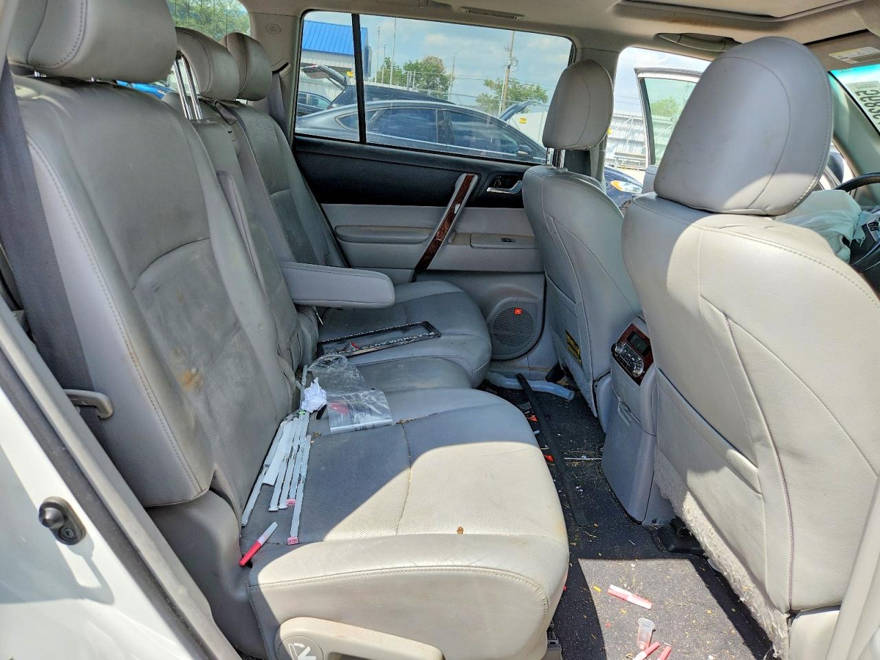 2011 TOYOTA HIGHLANDER