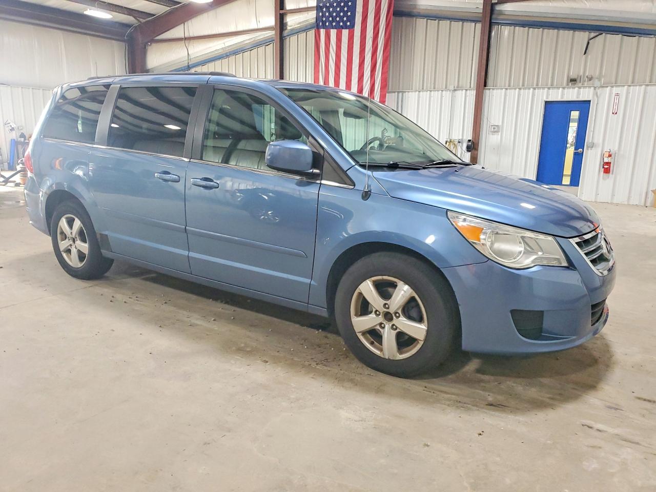 2011 VOLKSWAGEN ROUTAN