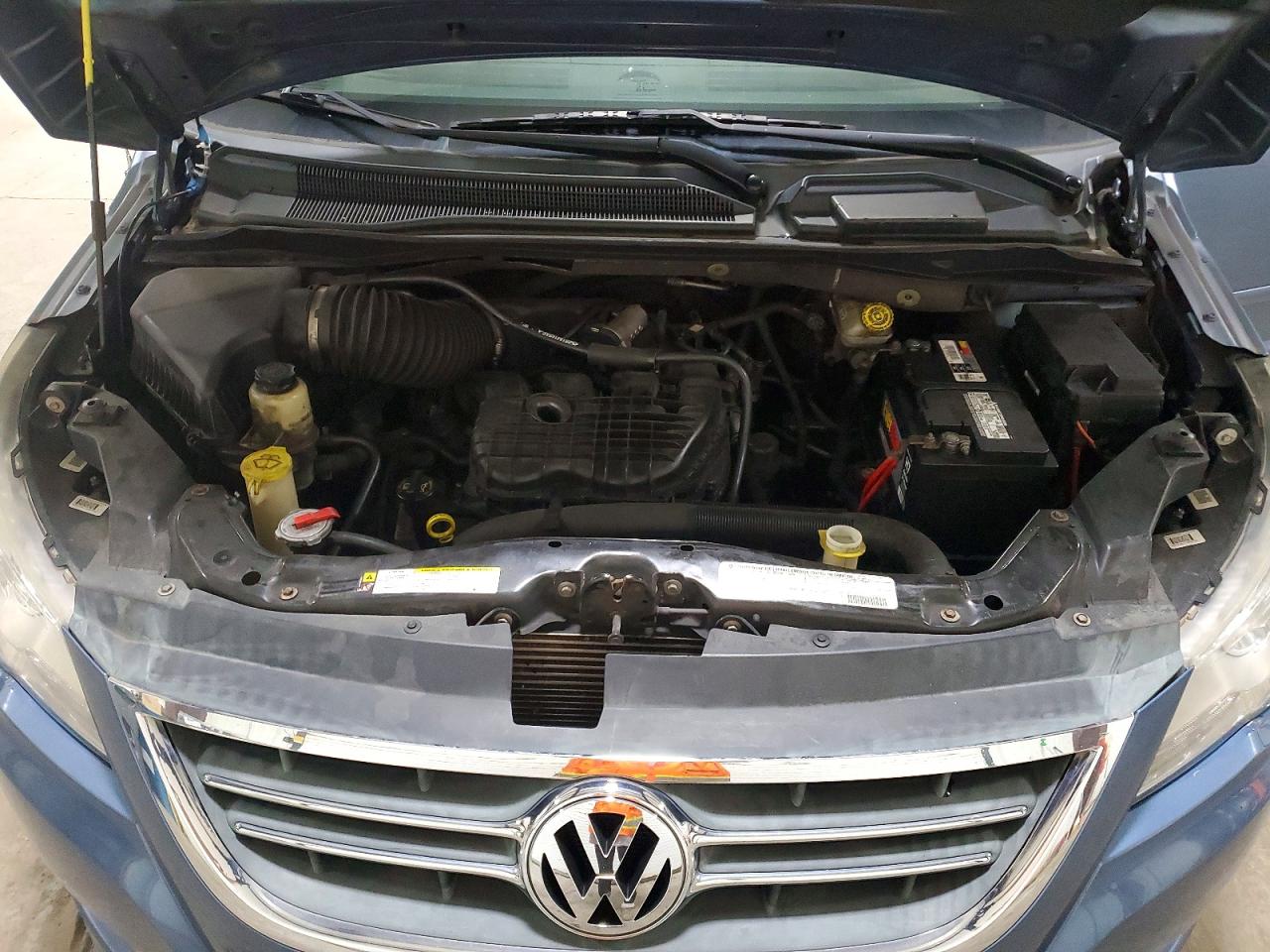 2011 VOLKSWAGEN ROUTAN
