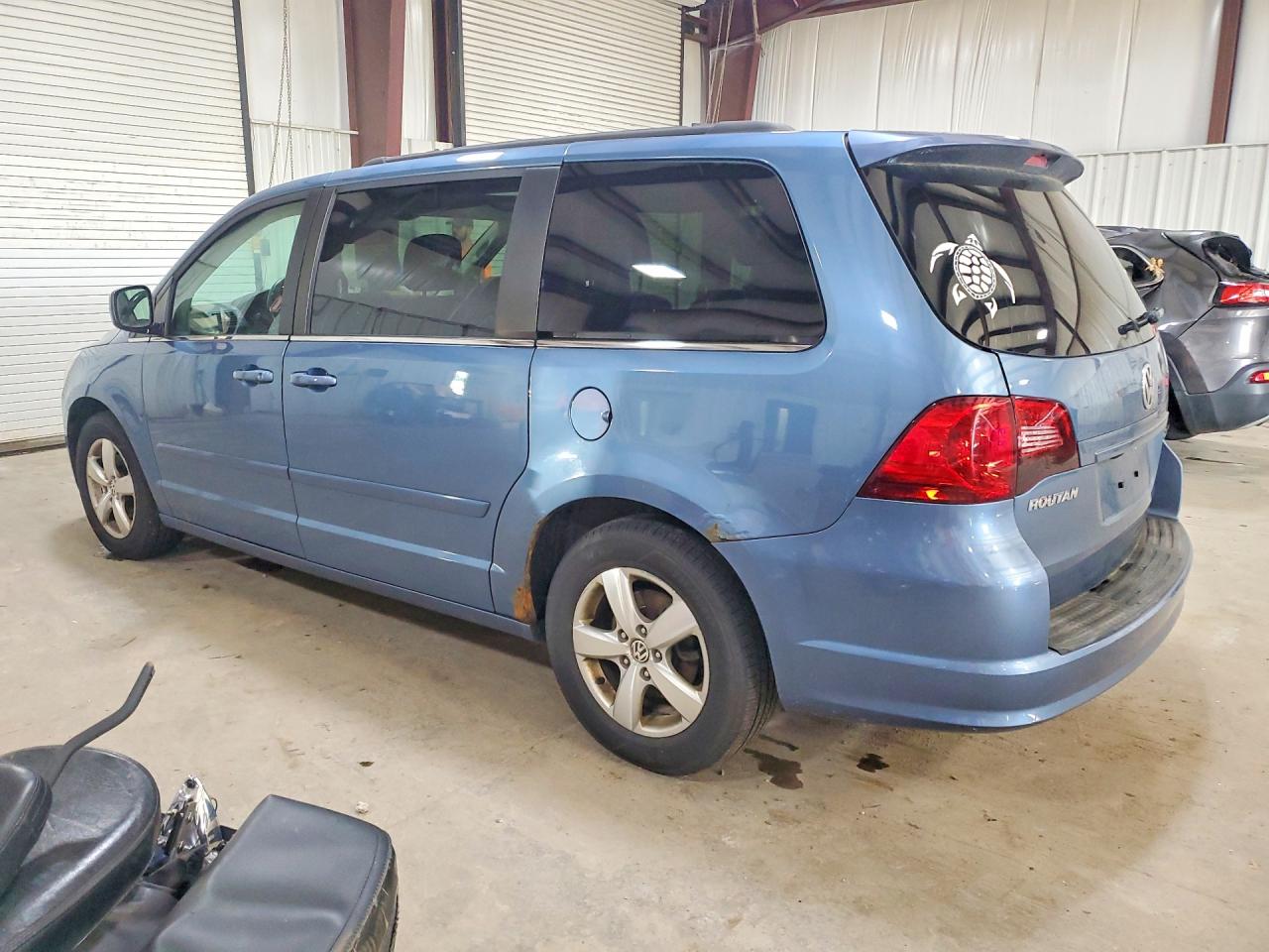 2011 VOLKSWAGEN ROUTAN