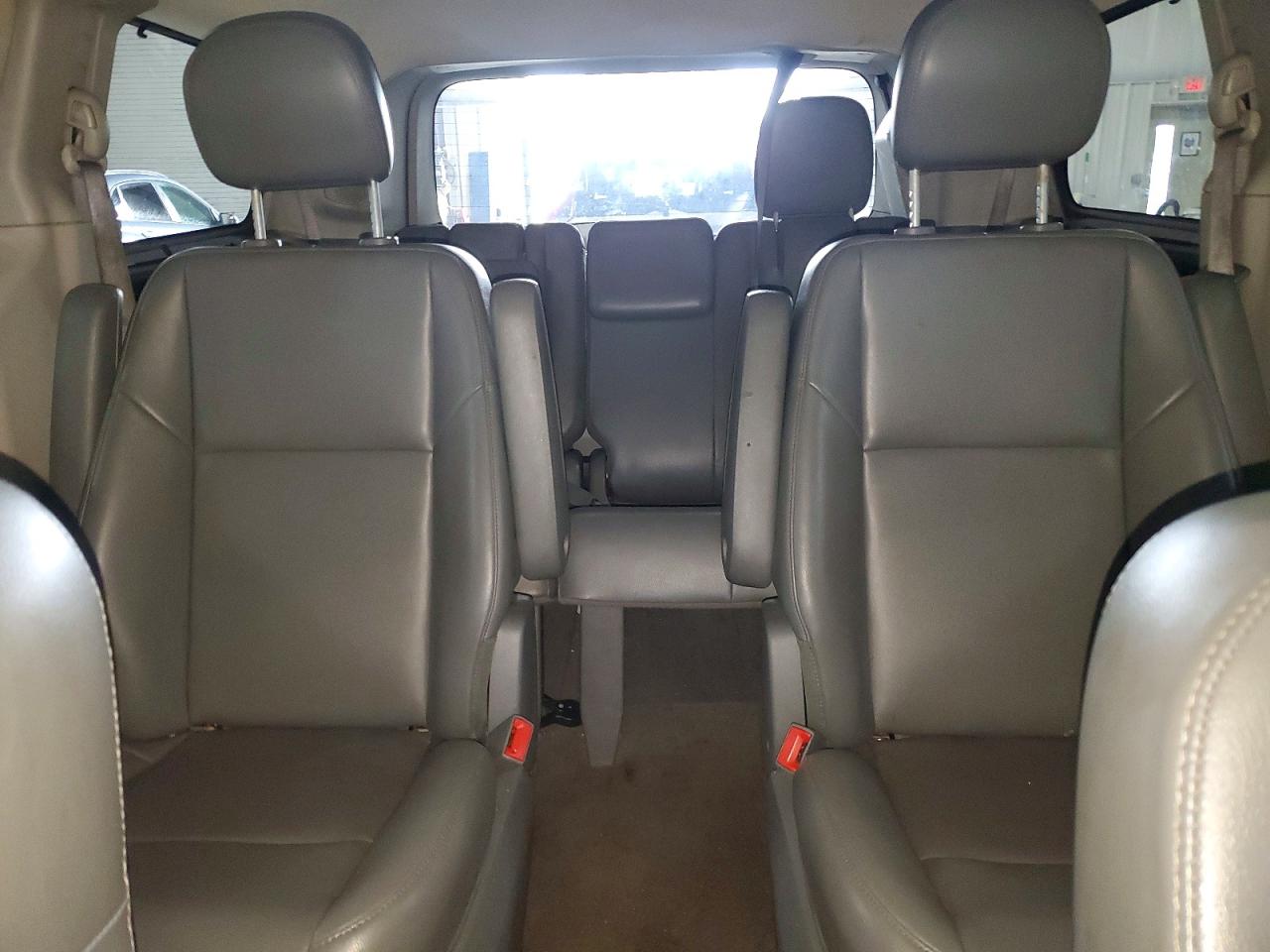 2011 VOLKSWAGEN ROUTAN
