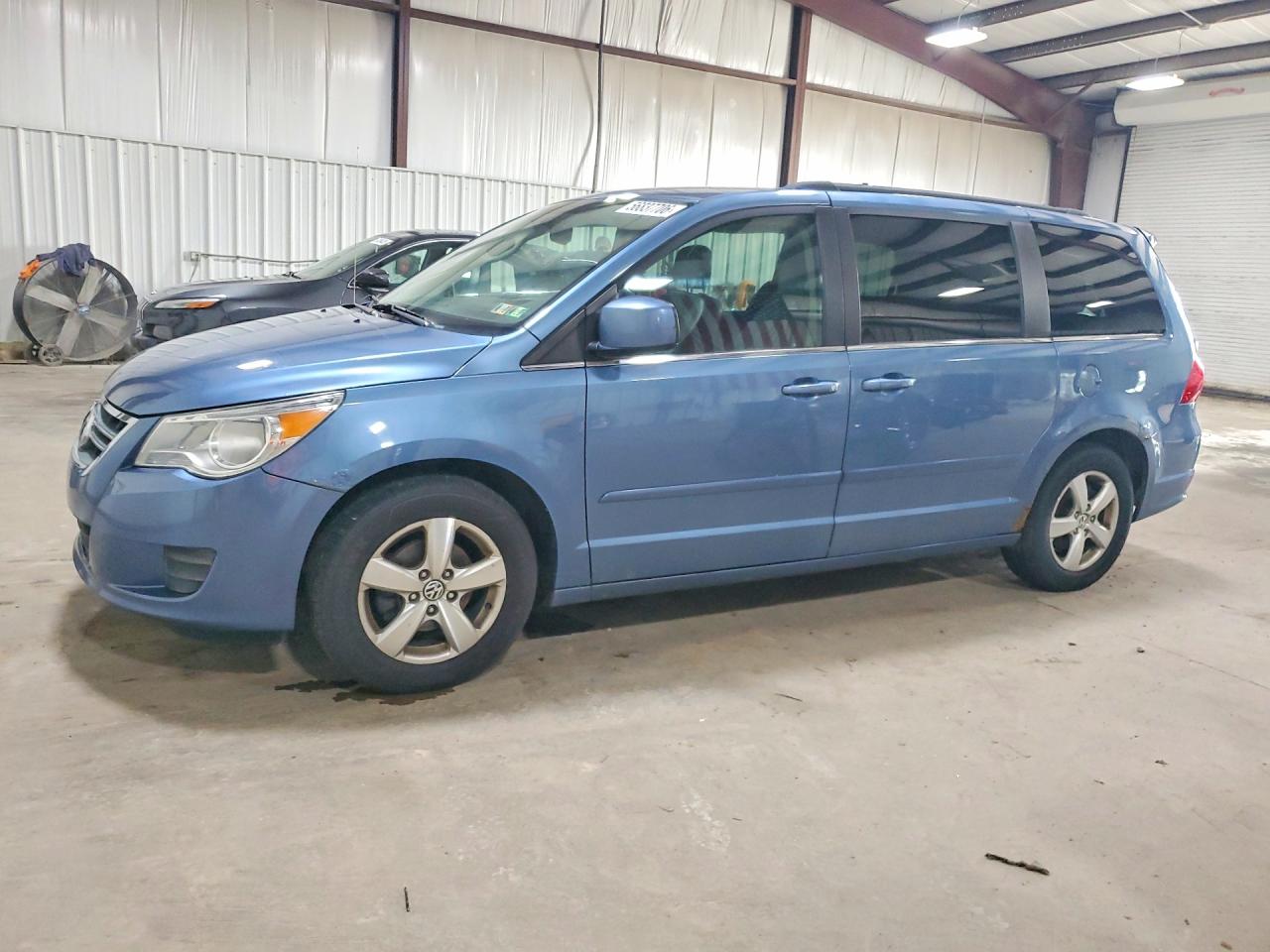 2011 VOLKSWAGEN ROUTAN