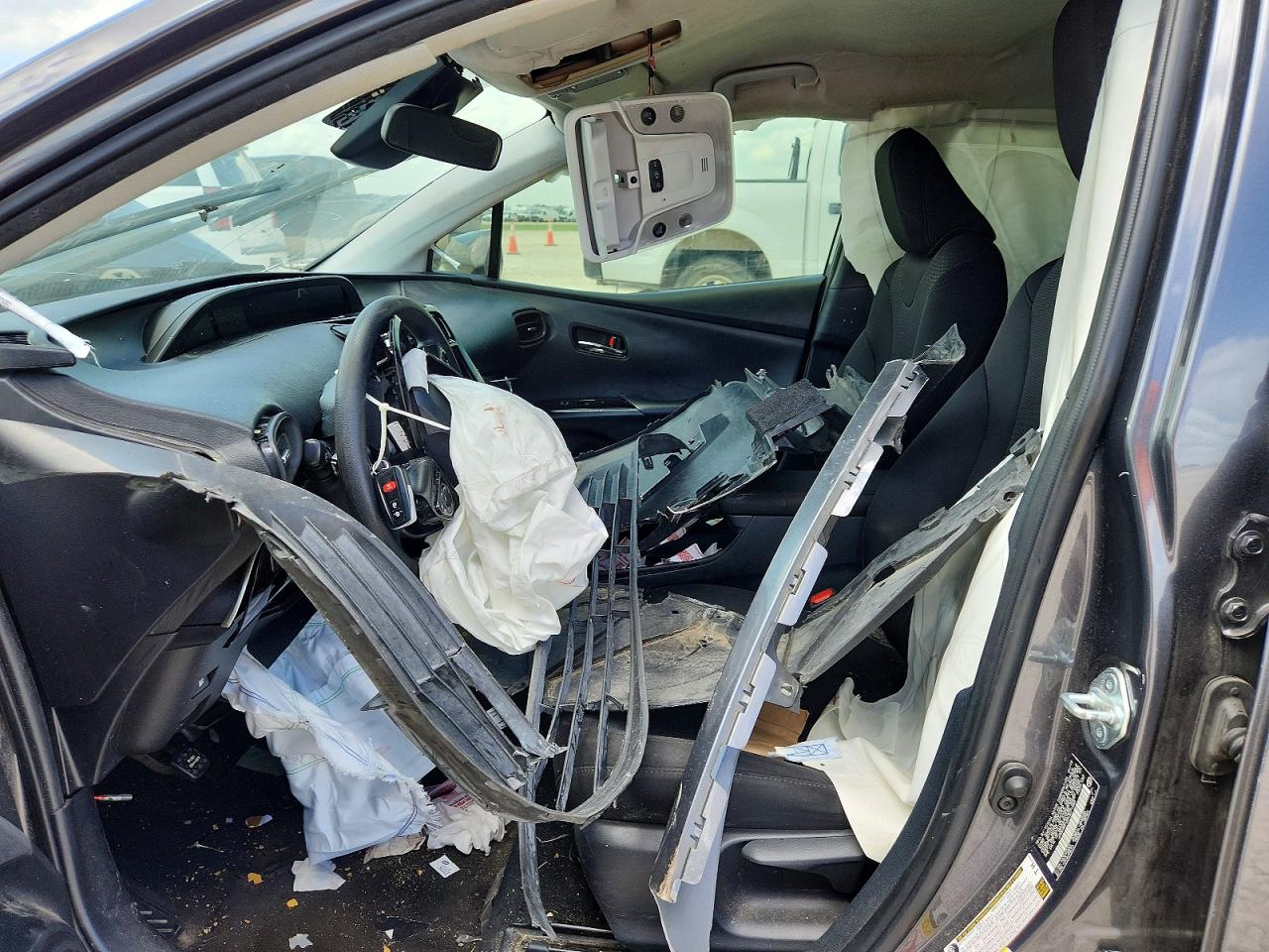 2019 TOYOTA PRIUS