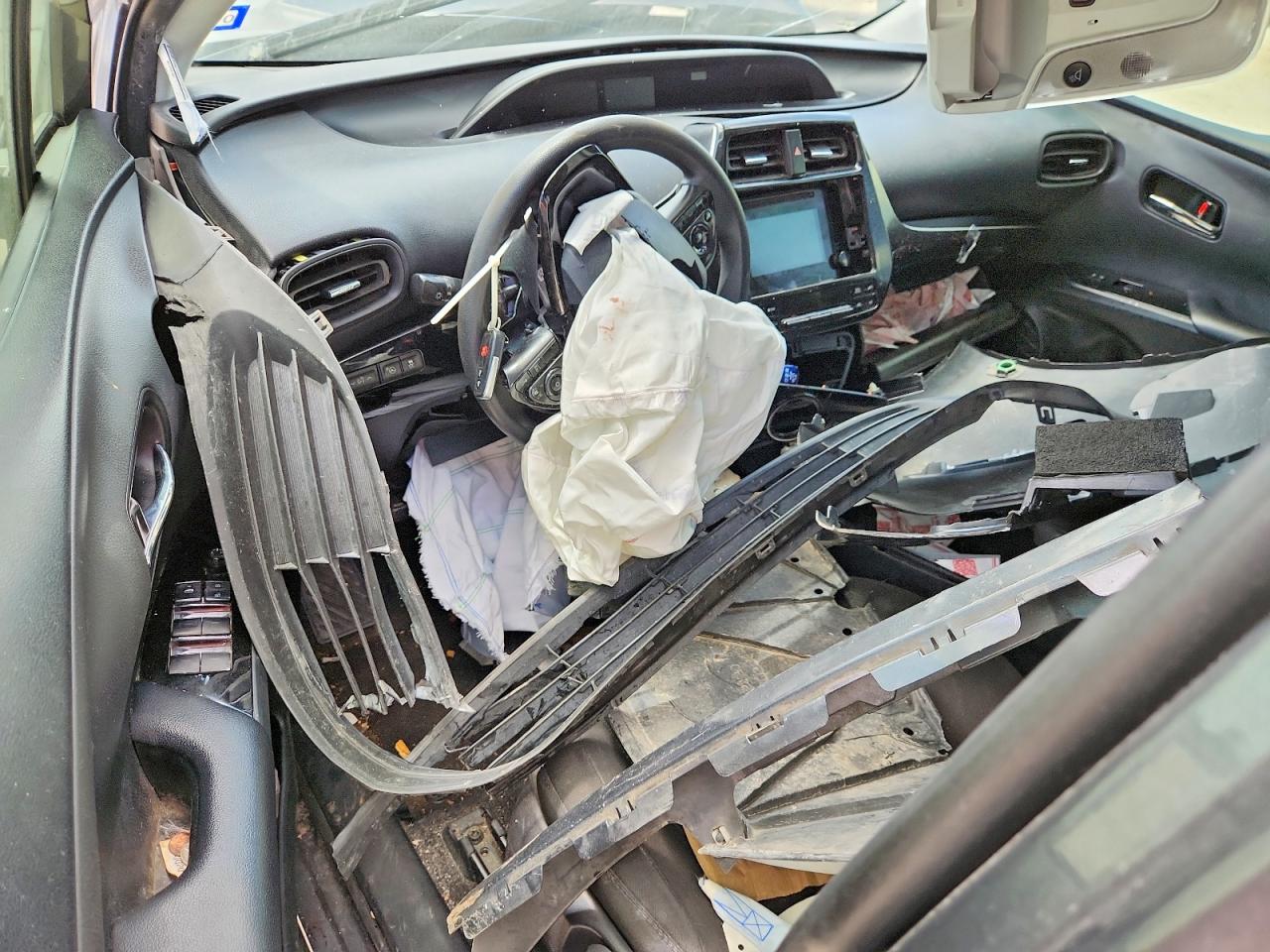 2019 TOYOTA PRIUS