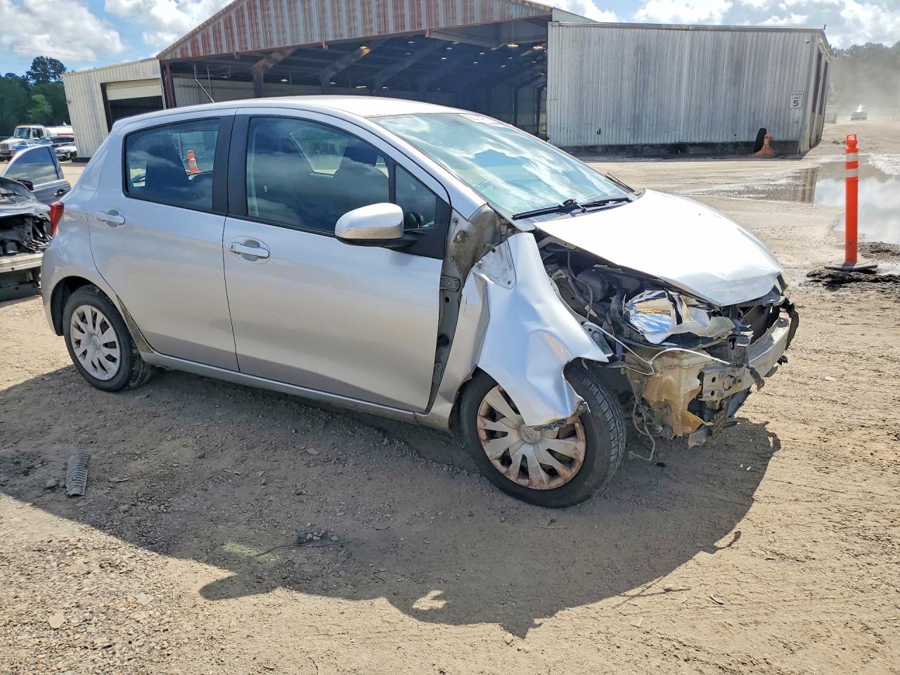 2016 TOYOTA YARIS