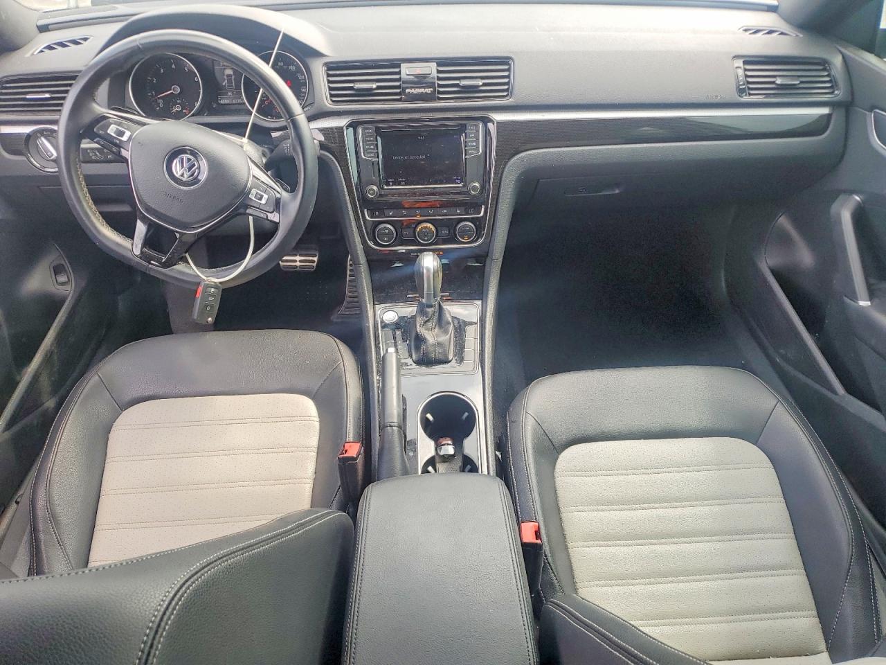 2018 VOLKSWAGEN PASSAT