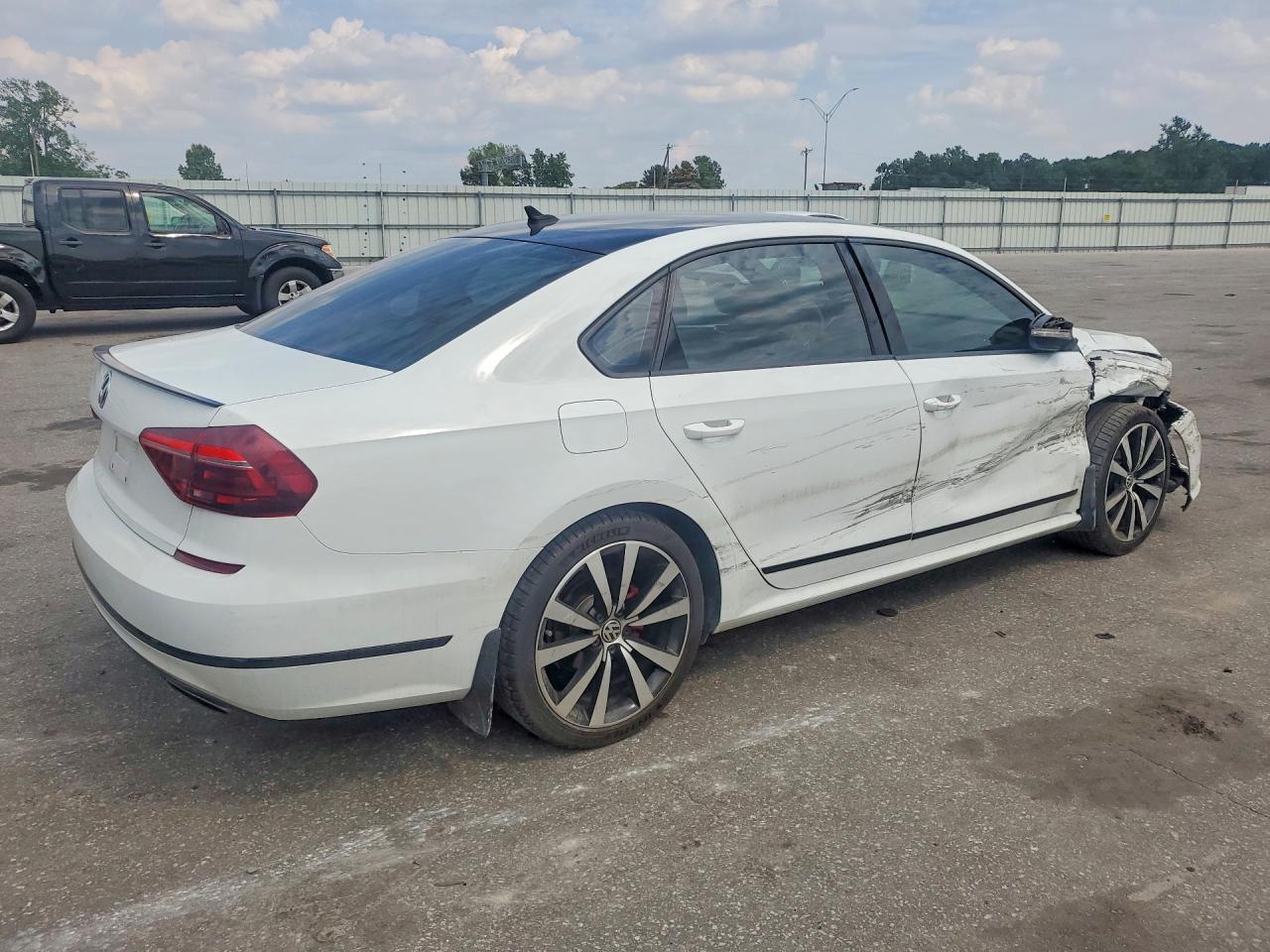 2018 VOLKSWAGEN PASSAT