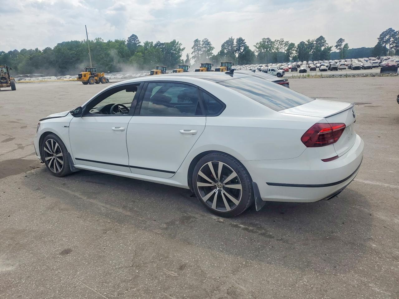 2018 VOLKSWAGEN PASSAT