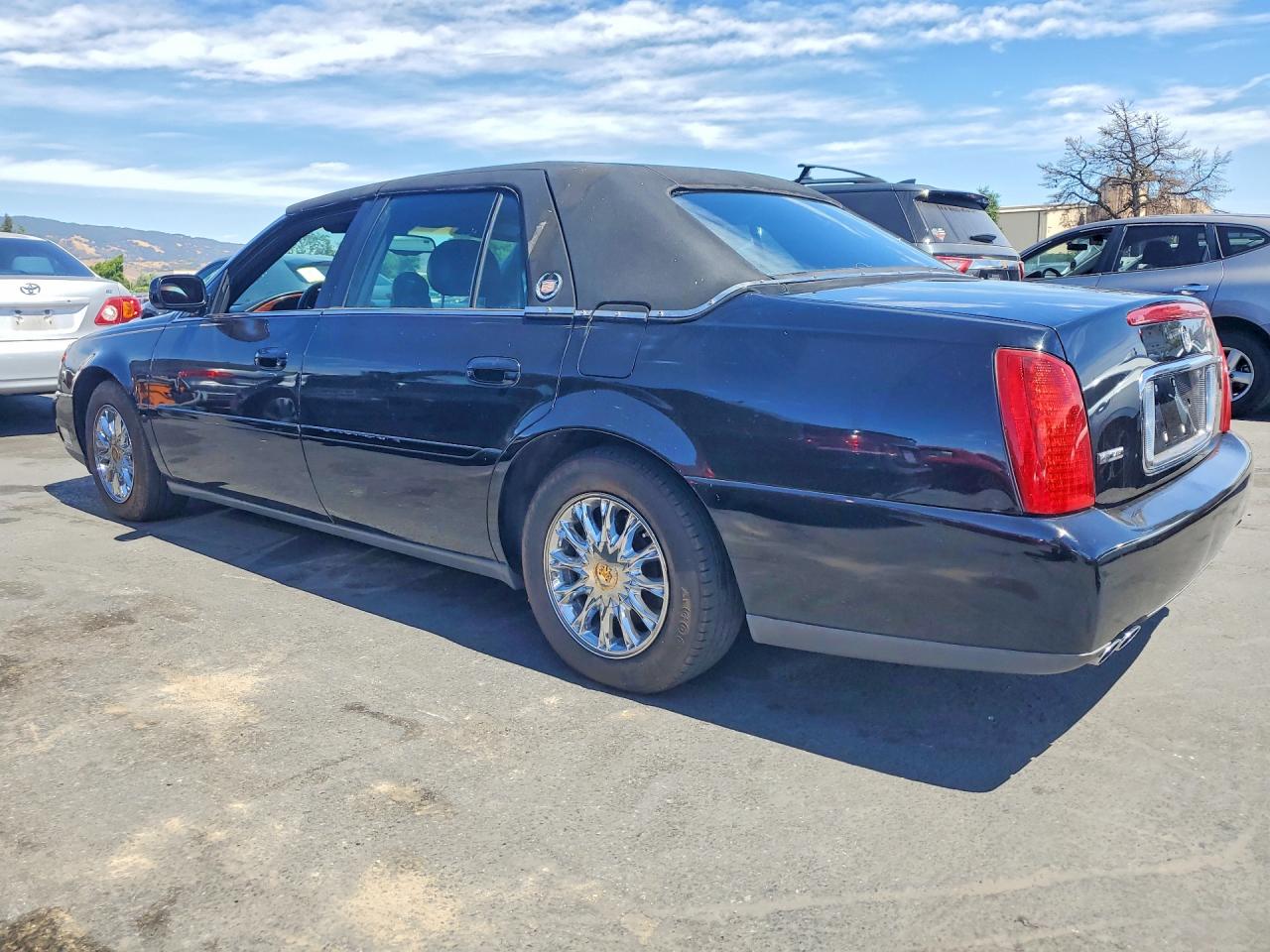 2004 CADILLAC DEVILLE
