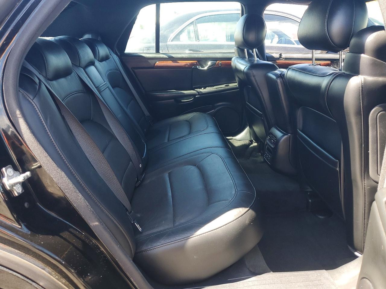 2004 CADILLAC DEVILLE