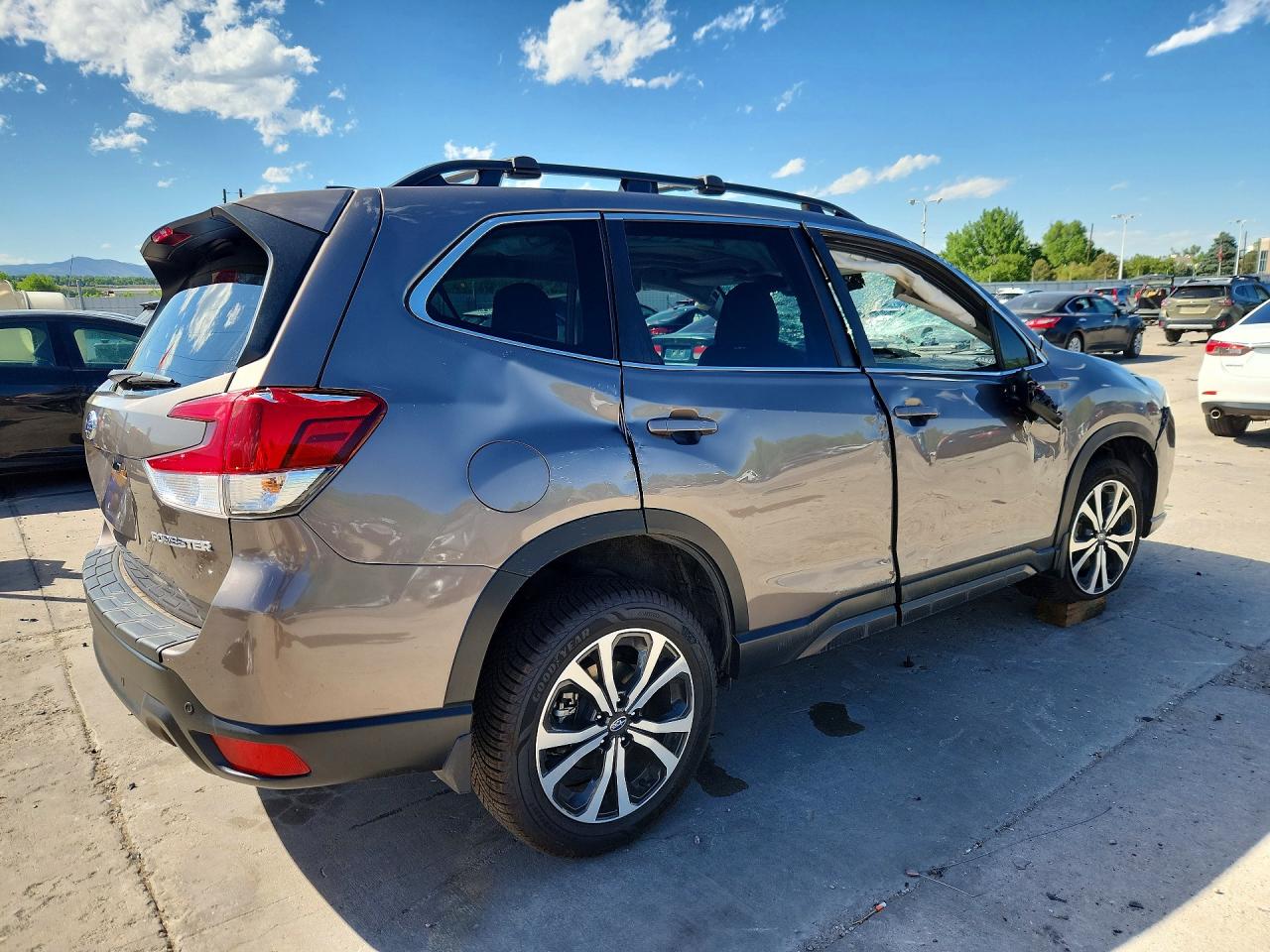 2022 SUBARU FORESTER