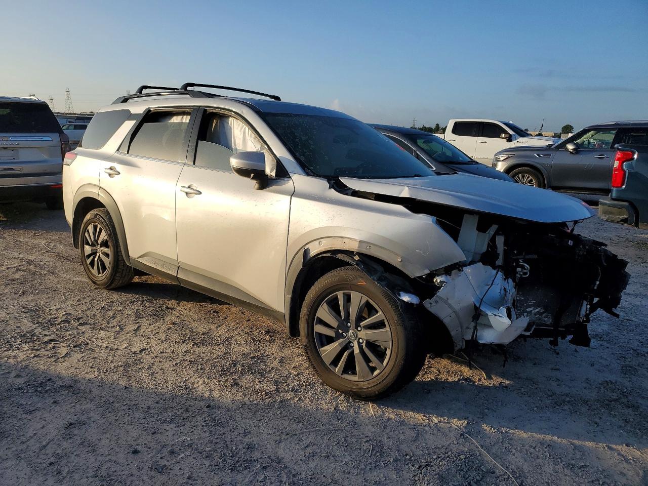 2022 NISSAN PATHFINDER