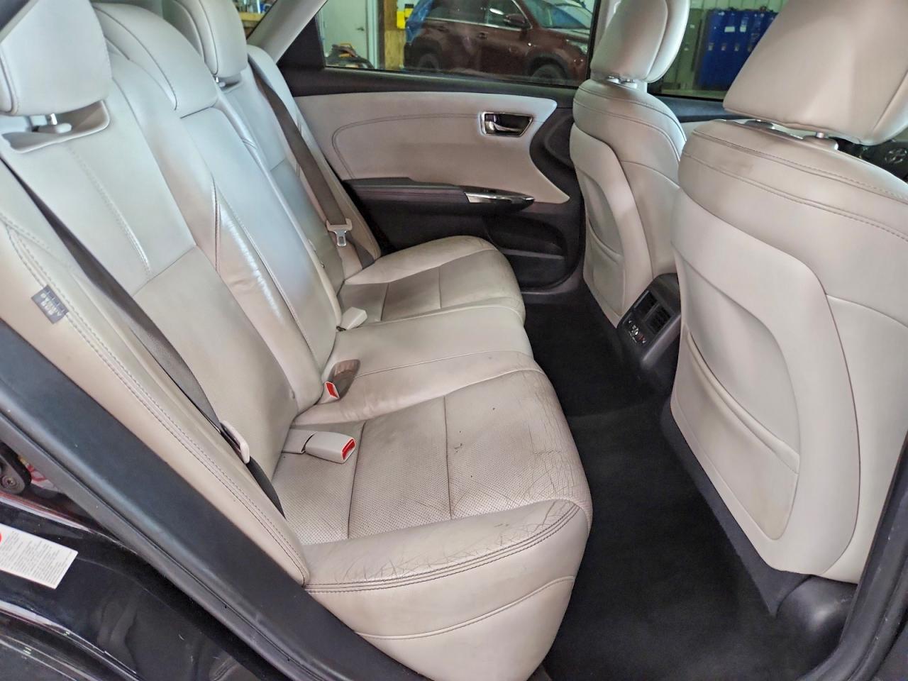 2014 TOYOTA AVALON
