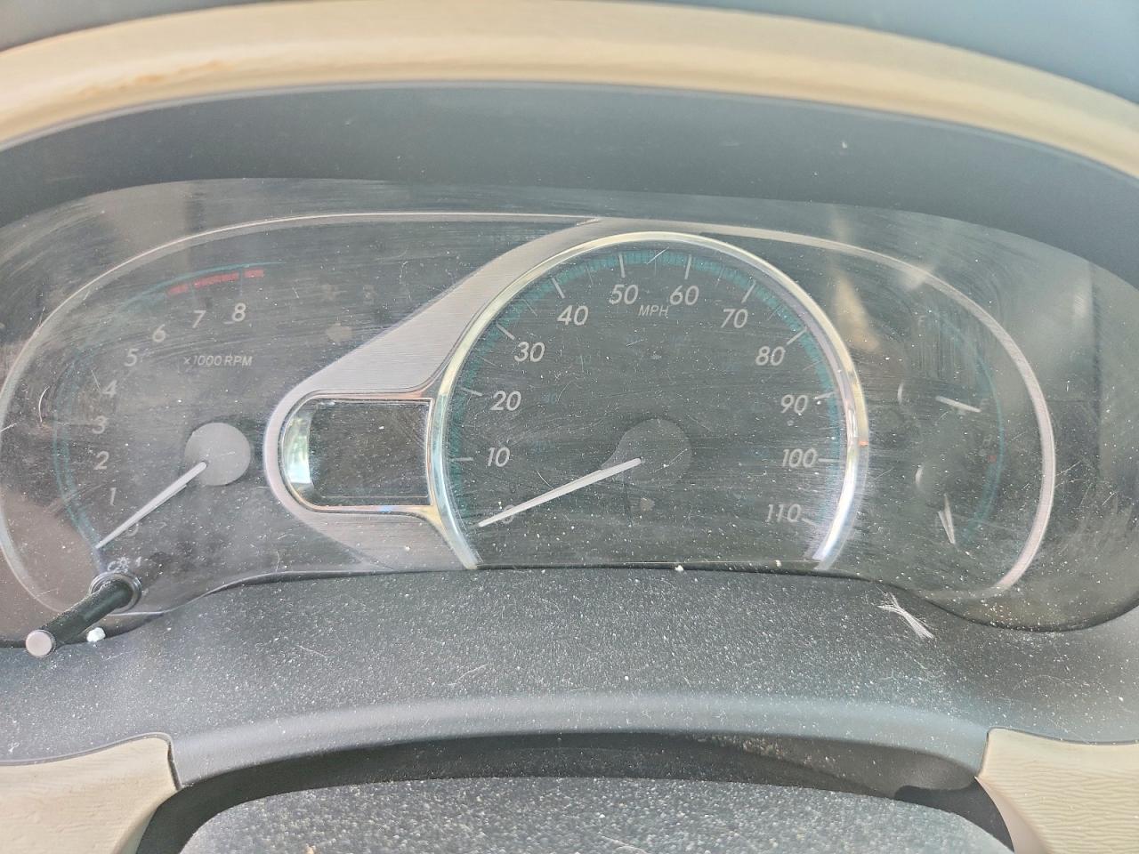 2011 TOYOTA SIENNA