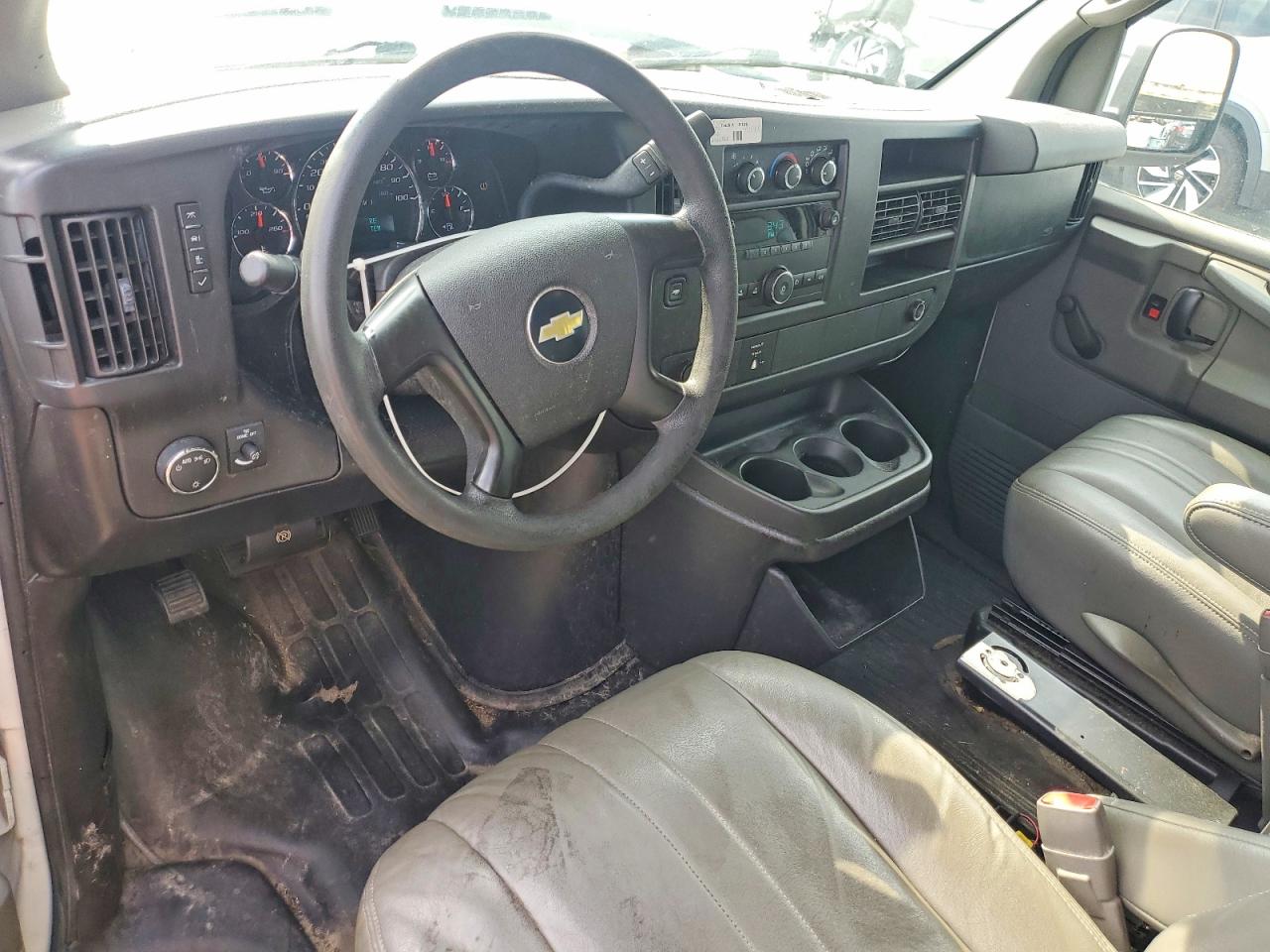 2010 CHEVROLET EXPRESS