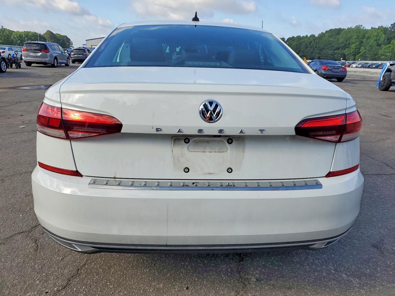 2021 VOLKSWAGEN PASSAT
