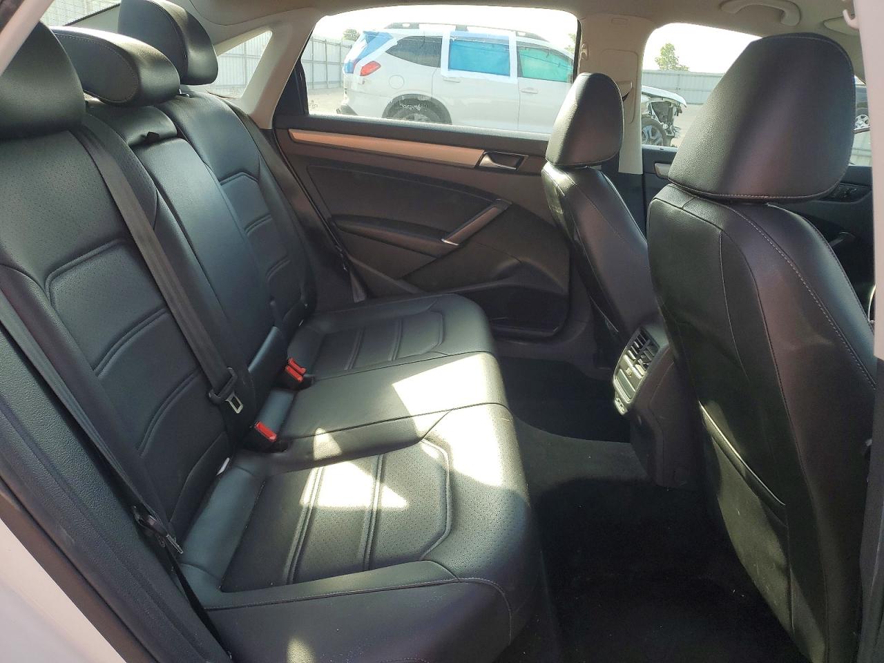 2021 VOLKSWAGEN PASSAT