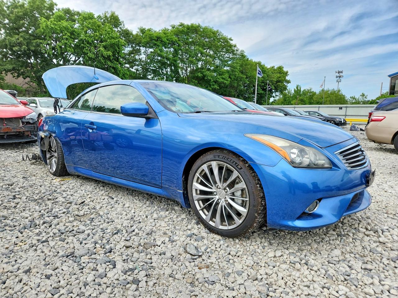 2011 INFINITI G37