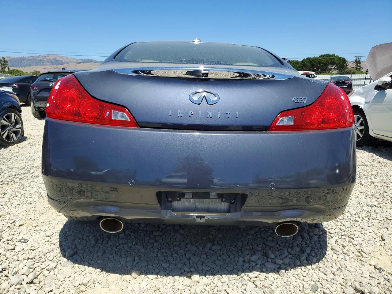 2013 INFINITI G37
