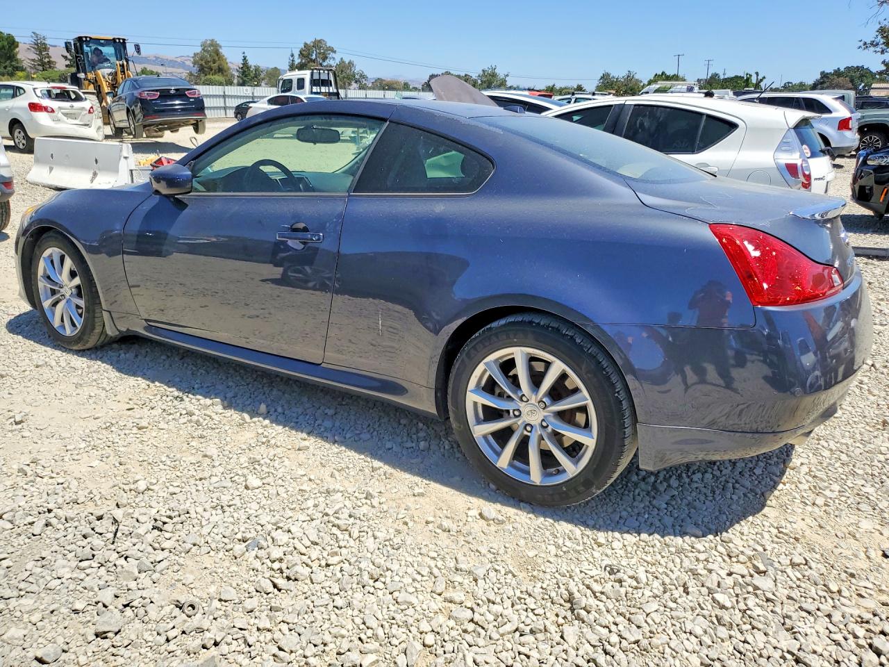 2013 INFINITI G37