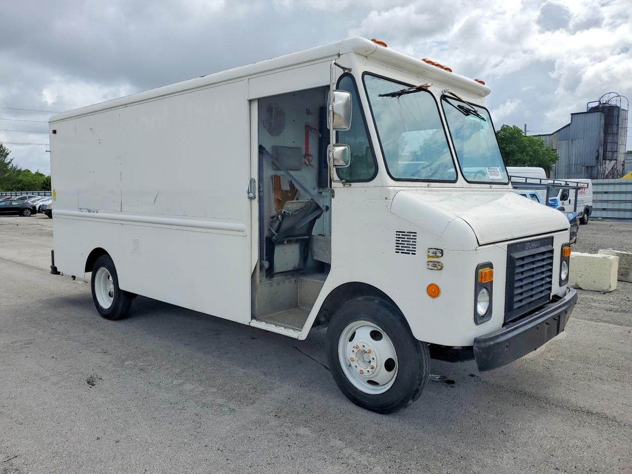 1993 CHEVROLET P SERIES