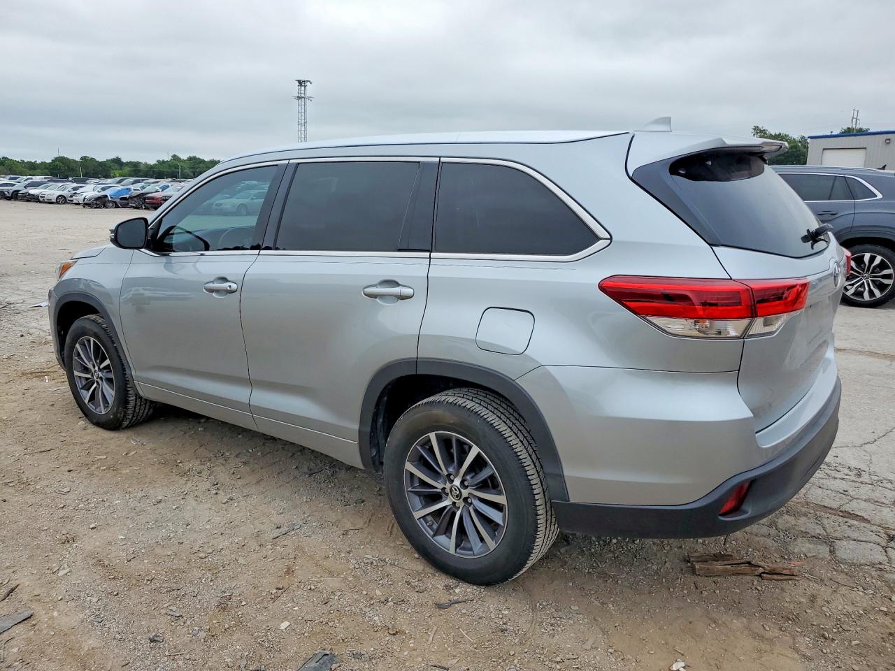 2018 TOYOTA HIGHLANDER