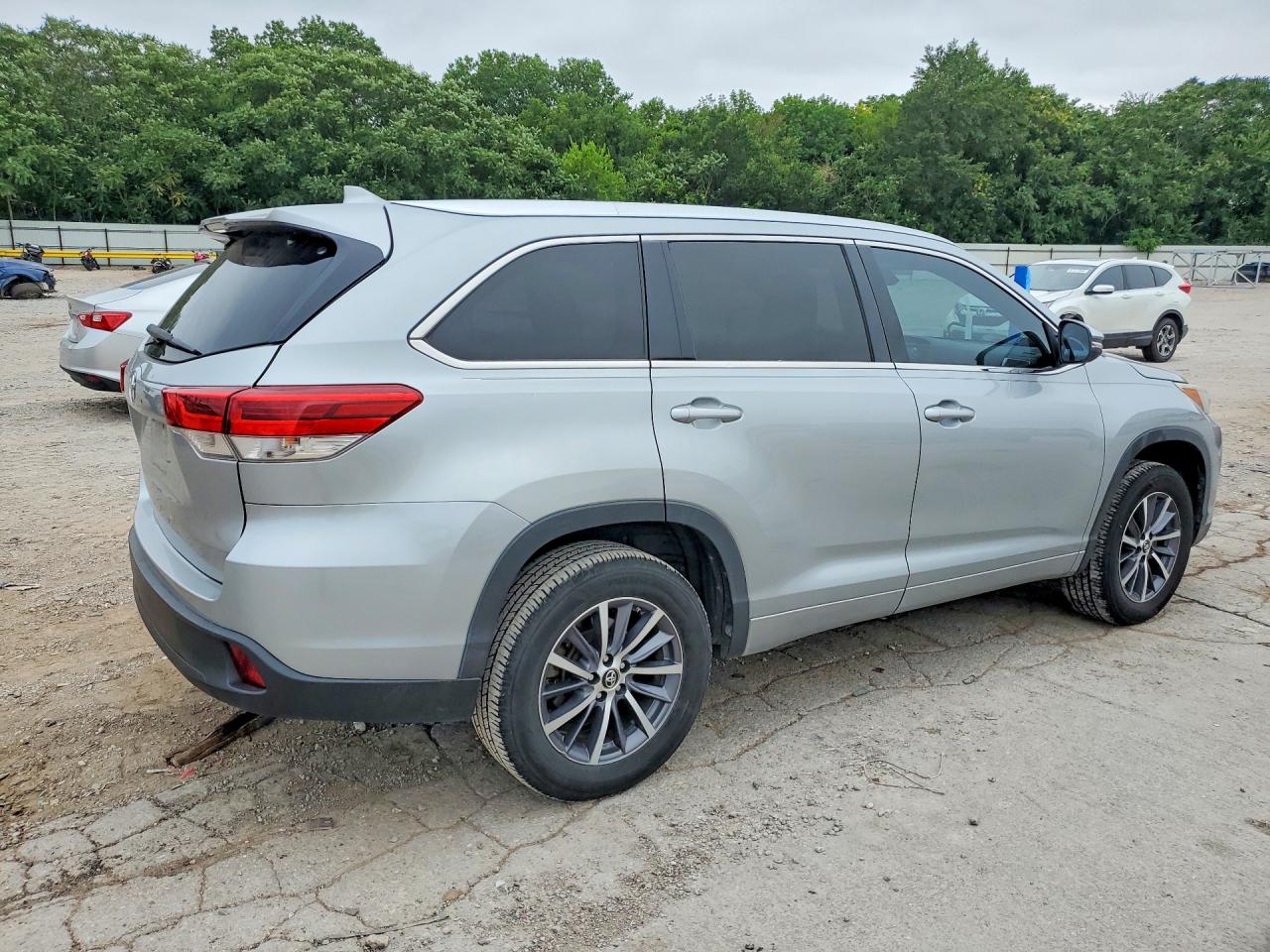 2018 TOYOTA HIGHLANDER
