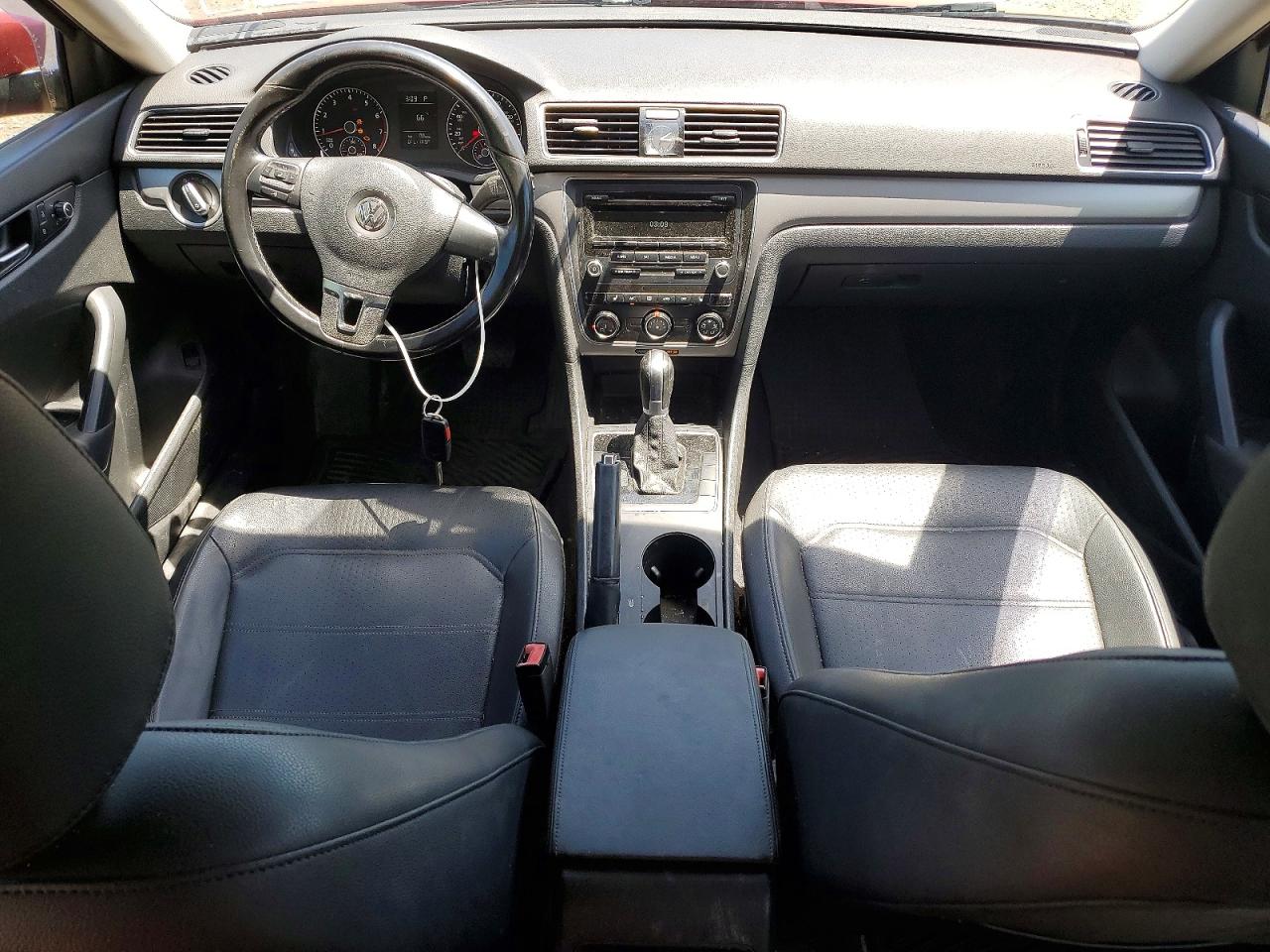 2015 VOLKSWAGEN PASSAT