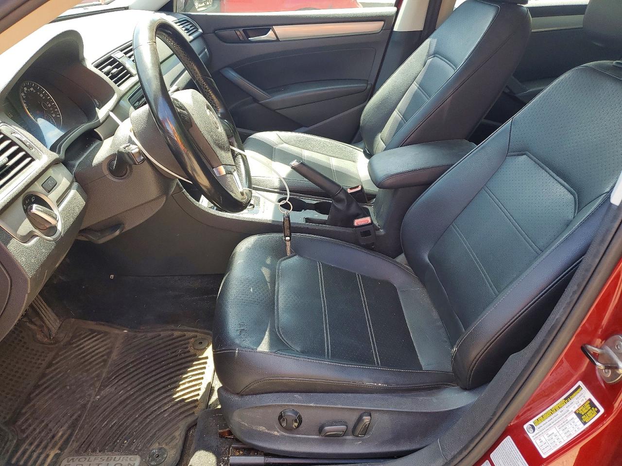 2015 VOLKSWAGEN PASSAT