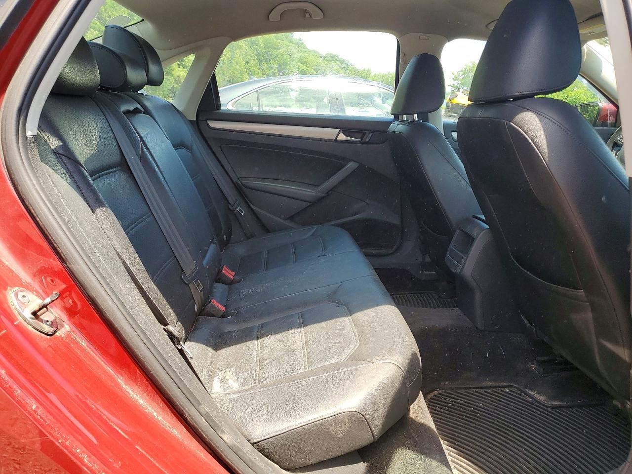 2015 VOLKSWAGEN PASSAT