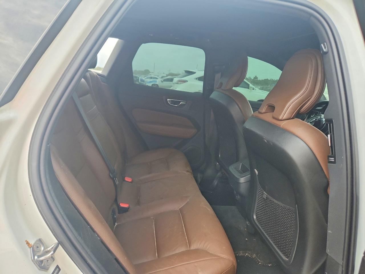 2021 VOLVO XC60