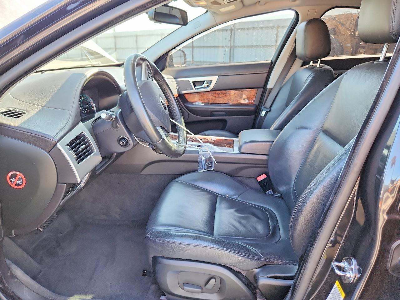 2014 JAGUAR XF