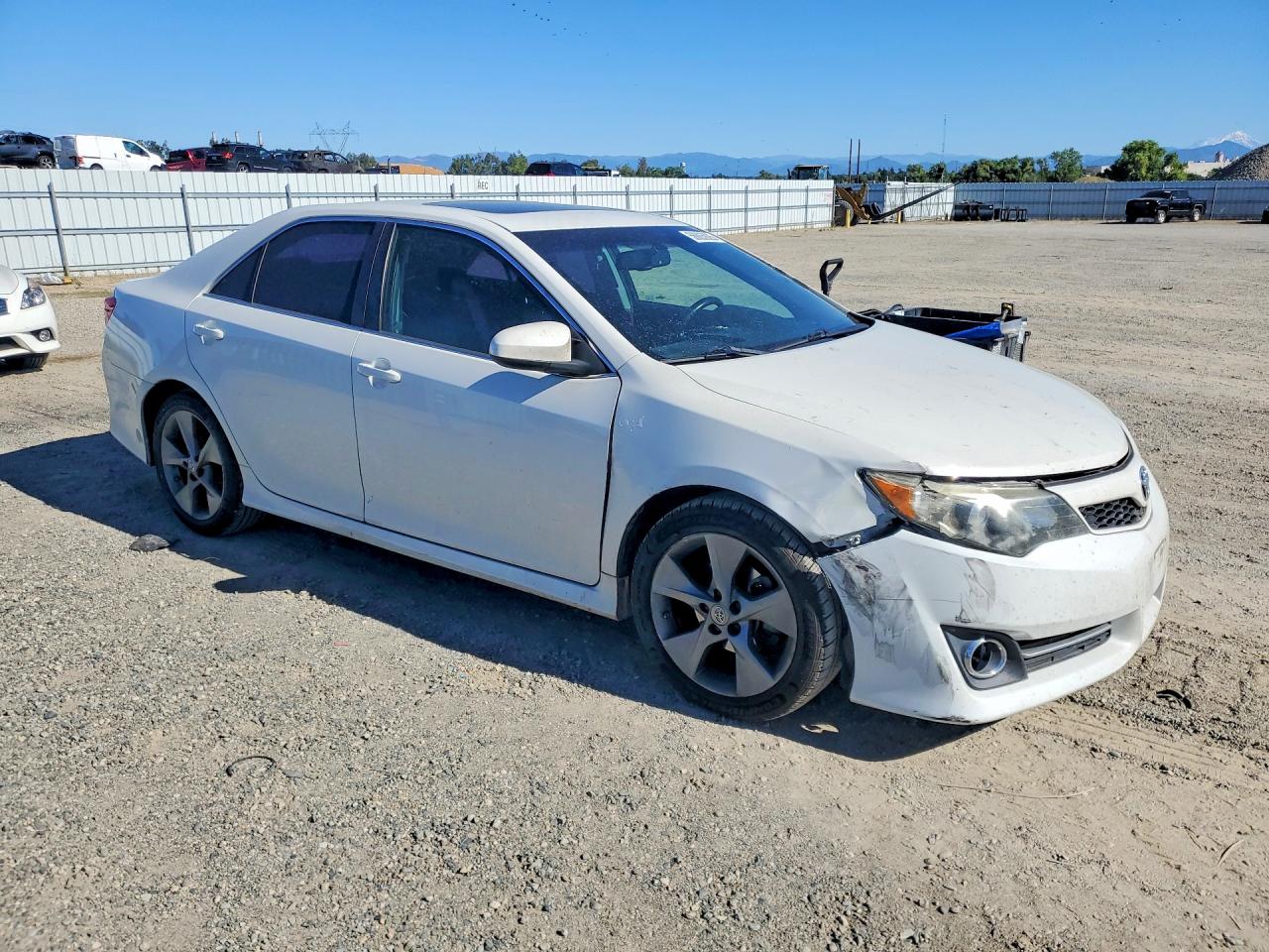 2014 TOYOTA CAMRY