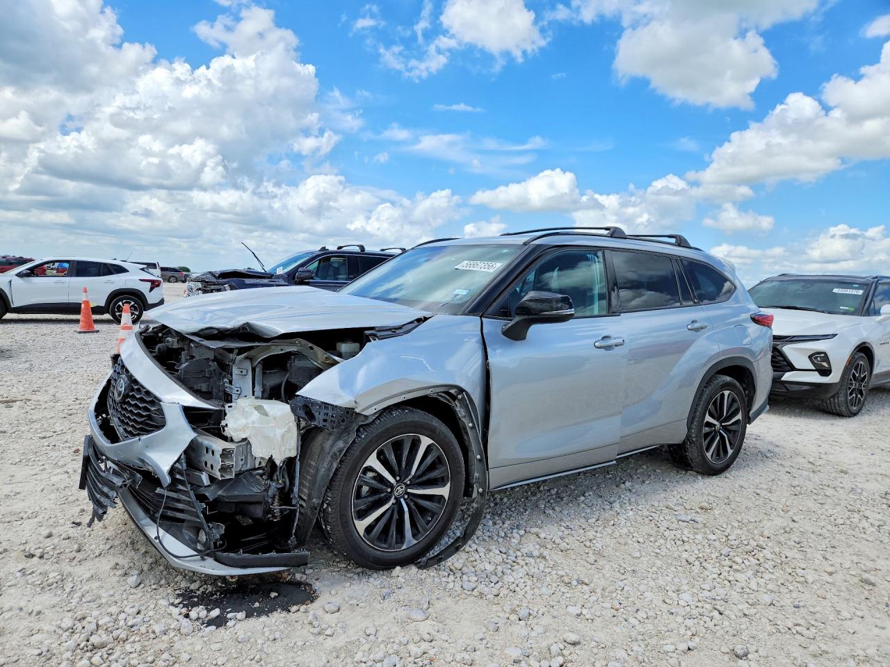 2021 TOYOTA HIGHLANDER