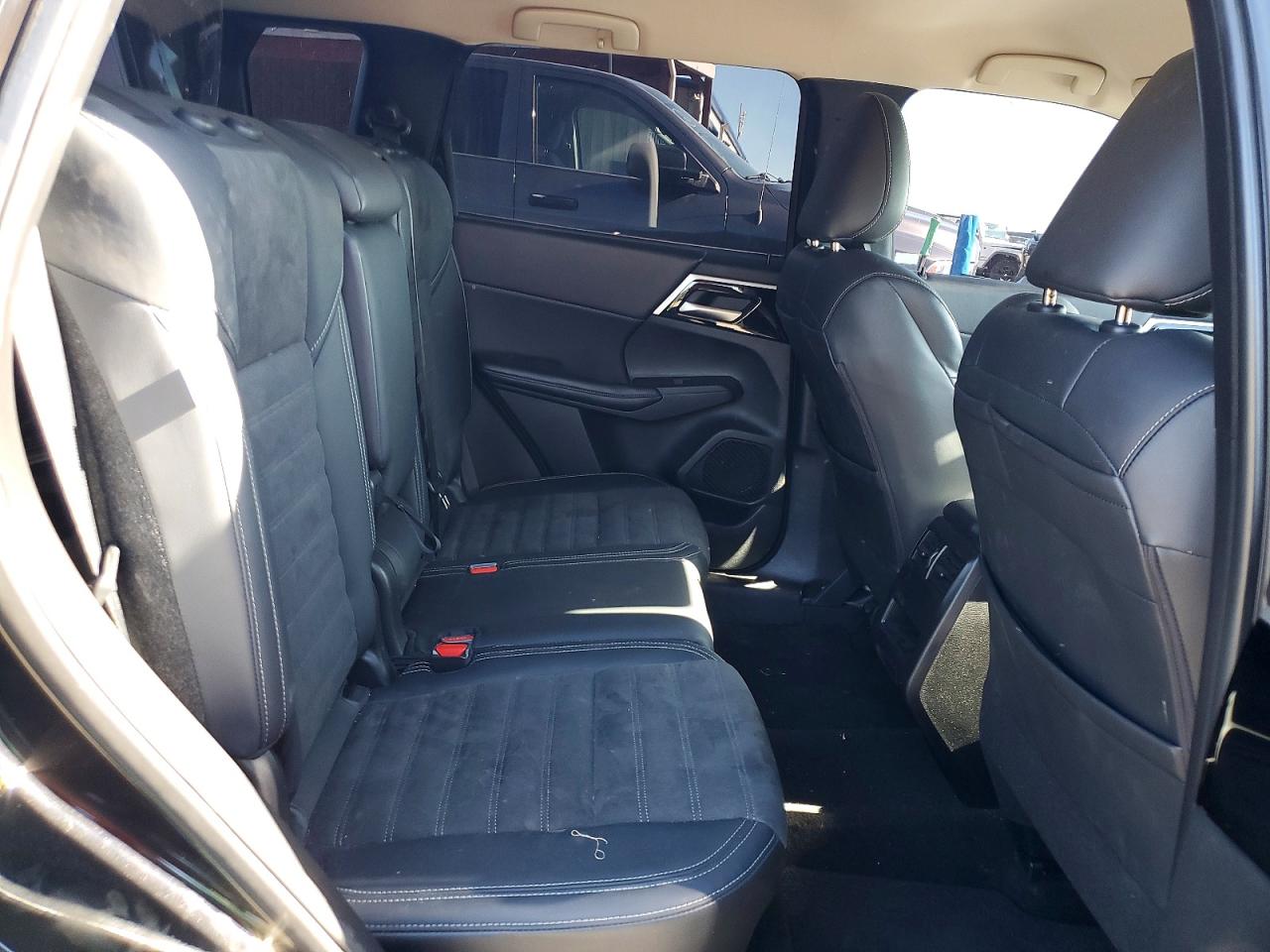 2024 MITSUBISHI OUTLANDER