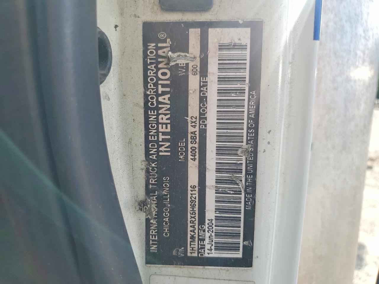 2005 INTERNATIONAL 4000 SERIE