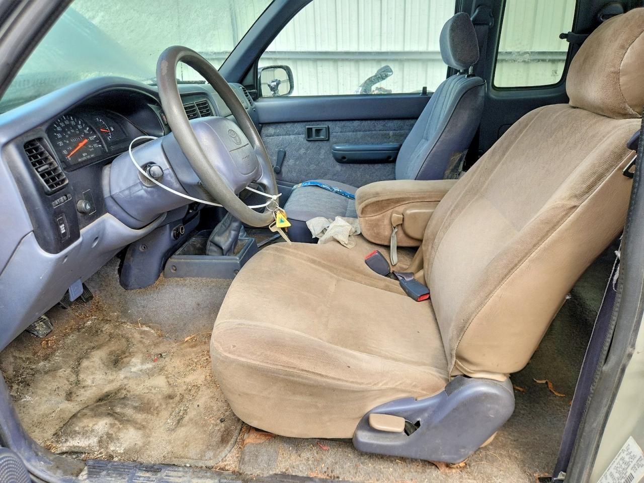 2000 TOYOTA TACOMA