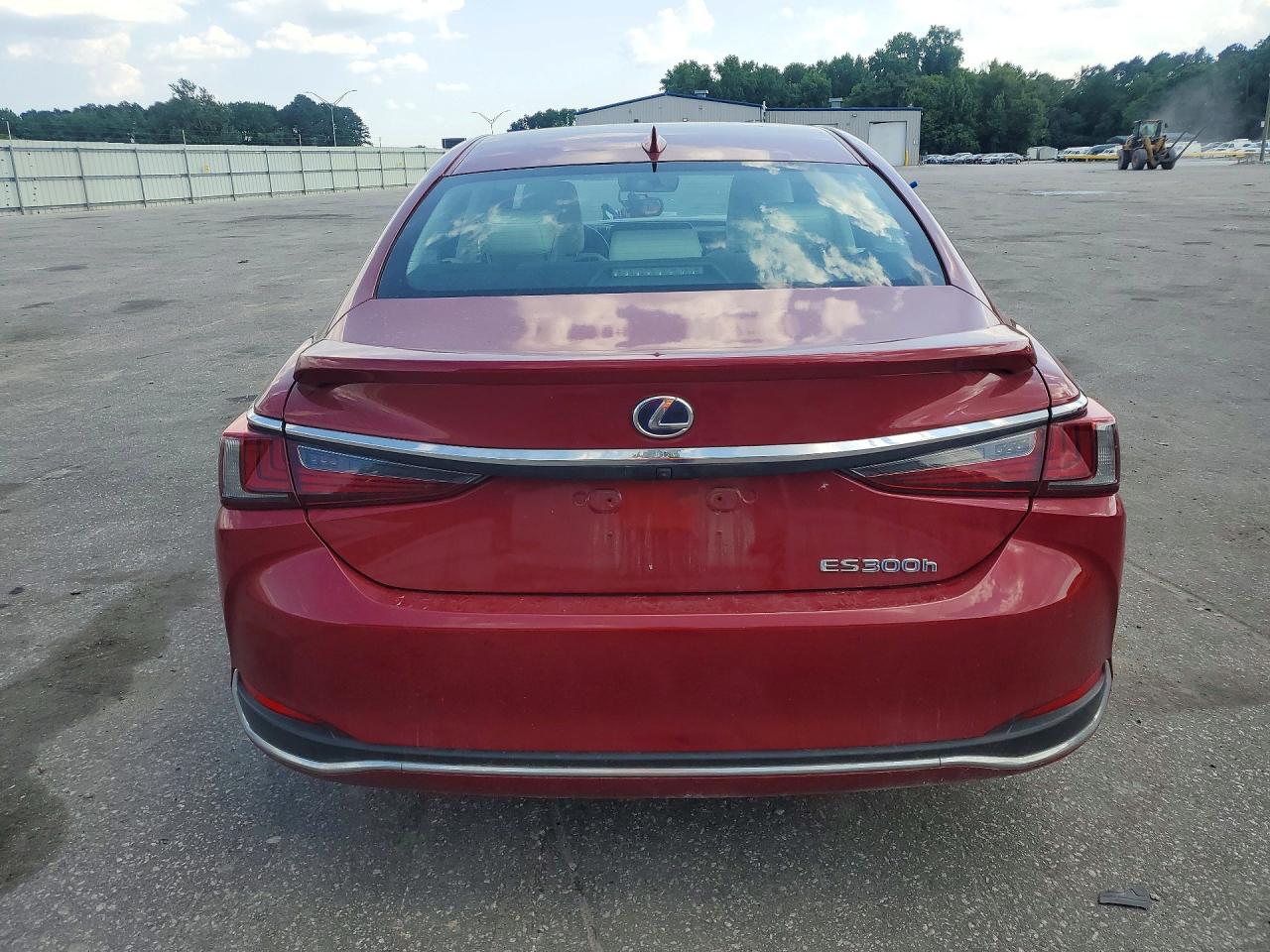 2022 LEXUS ES300