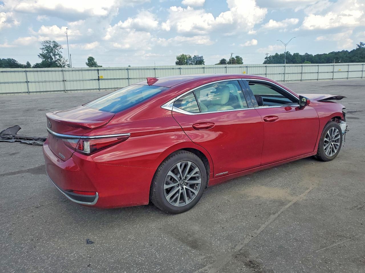 2022 LEXUS ES300