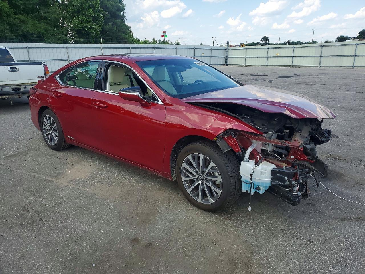 2022 LEXUS ES300